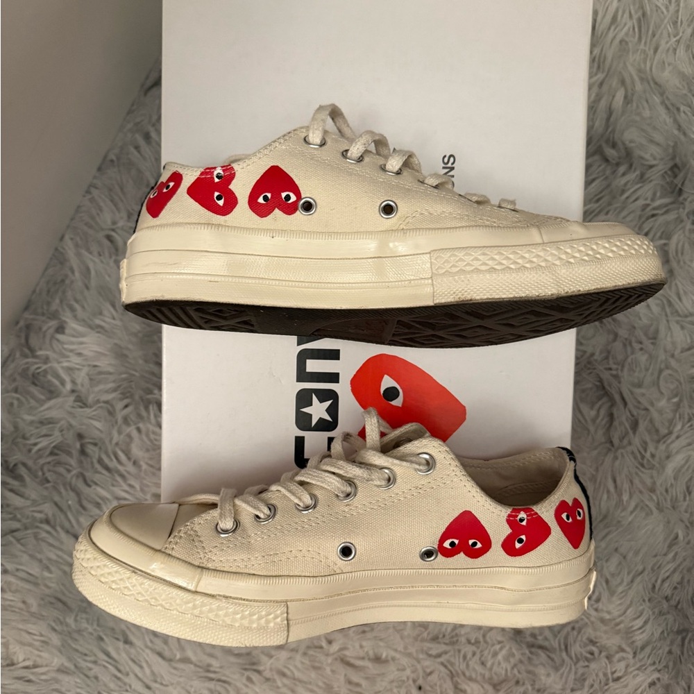 Comme Des Garcons PLAY x Converse Low Top Multi Heart